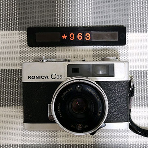 코니카 C 35 필름카메라 실버바디
