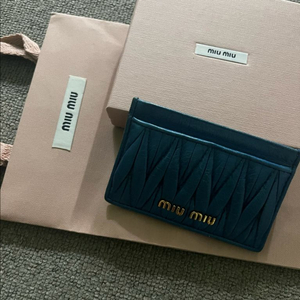 미우미우 카드지갑 5MC208 모델