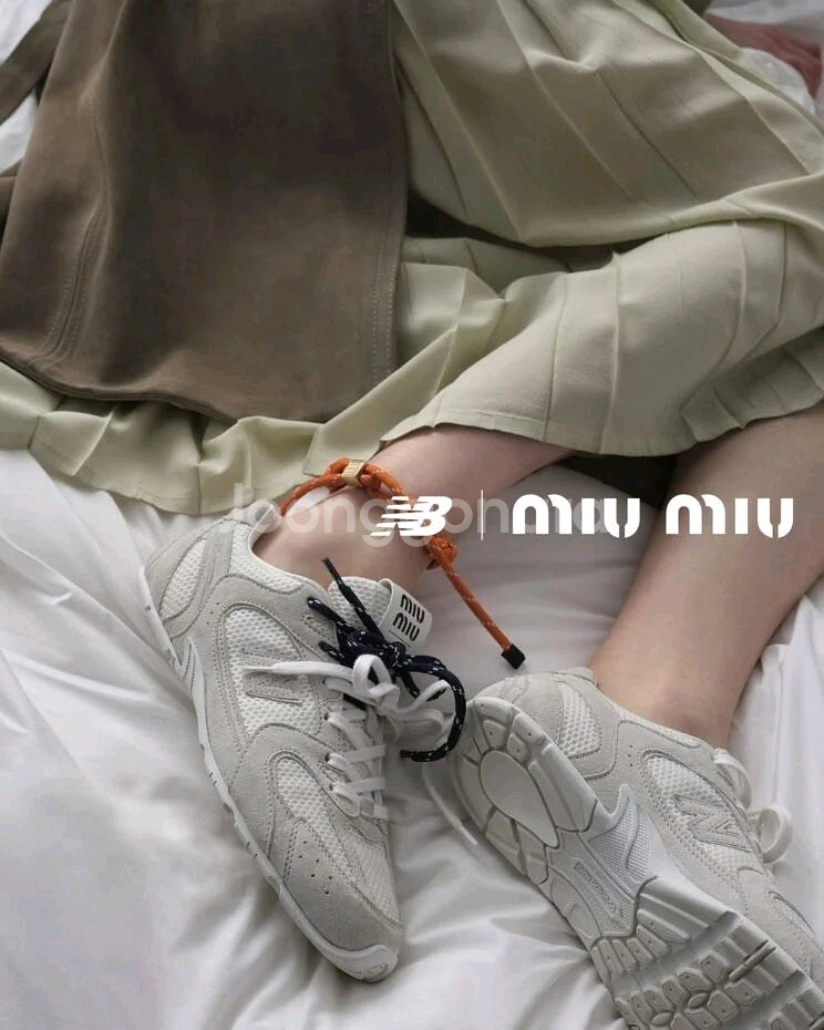 [정품]미우미우x뉴발란스 530 스니커즈 새상품 38--0