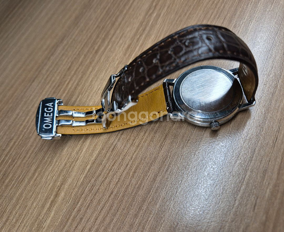 오메가 빈티지 씨마스터 36mm 쿼츠 드레스워치 판매합--3