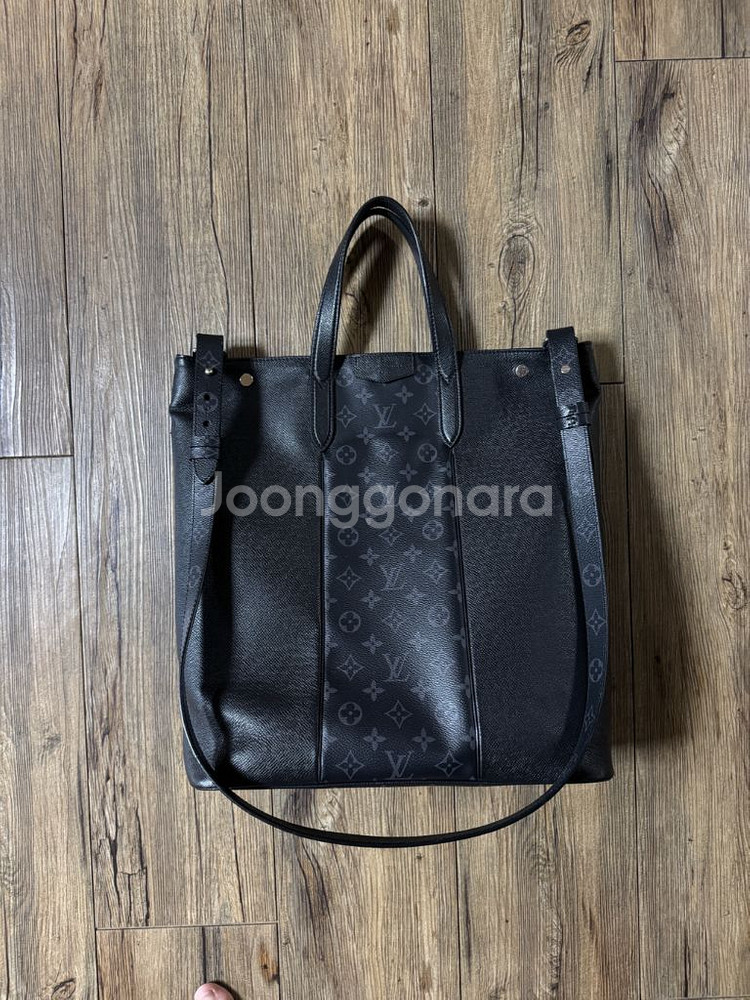 루이비통 아웃도어 토트 M30431--1