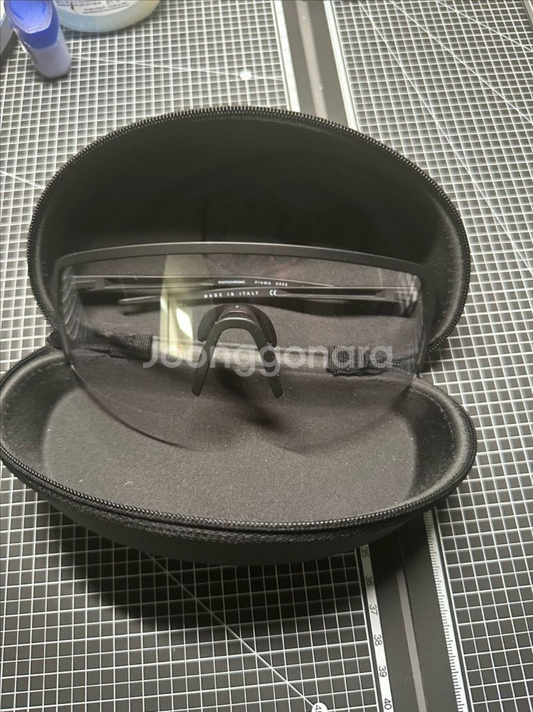 아웃오브(OUTOF) Piuma 레귤러타입 변색 고글--3