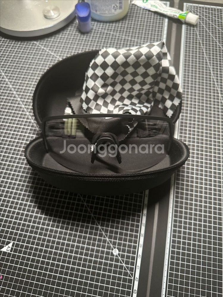 아웃오브(OUTOF) Piuma 레귤러타입 변색 고글--4