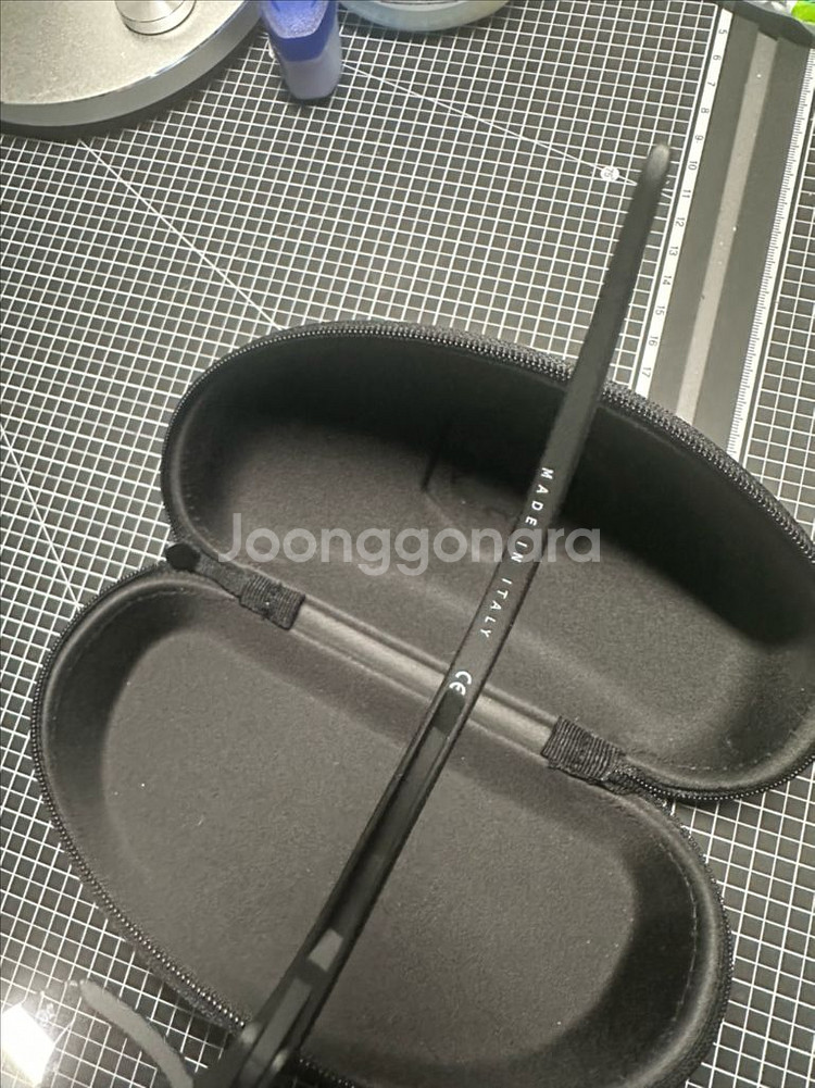 아웃오브(OUTOF) Piuma 레귤러타입 변색 고글--5