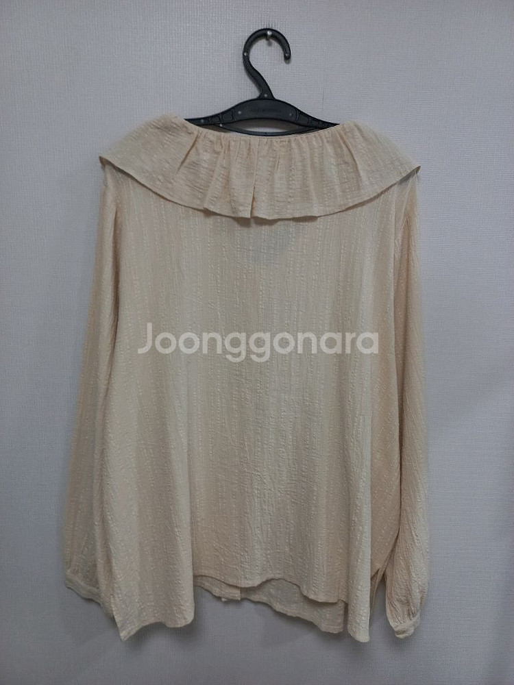 빅사이즈 프릴카라 블라우스 연베이지--1