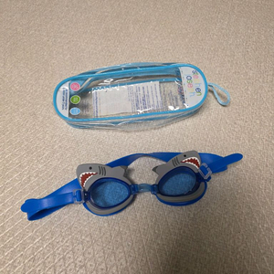 스테판조셉 물안경 상어