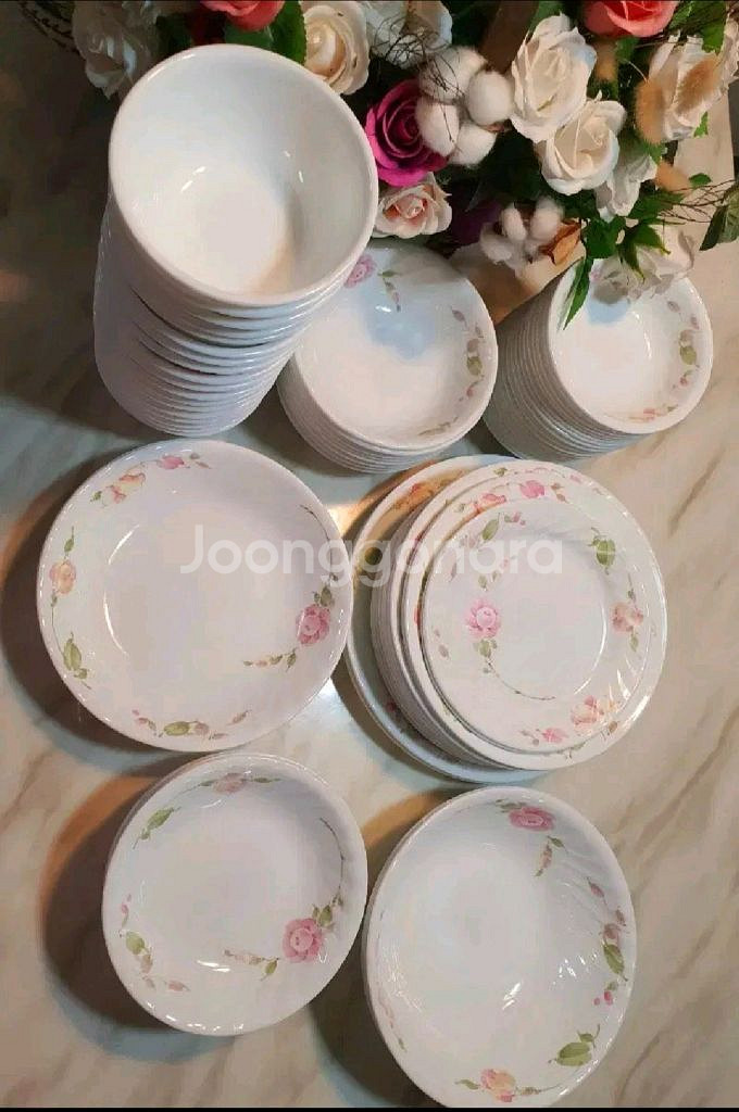 단종된 빈티지 코렐 장미 무늬 개당값--0