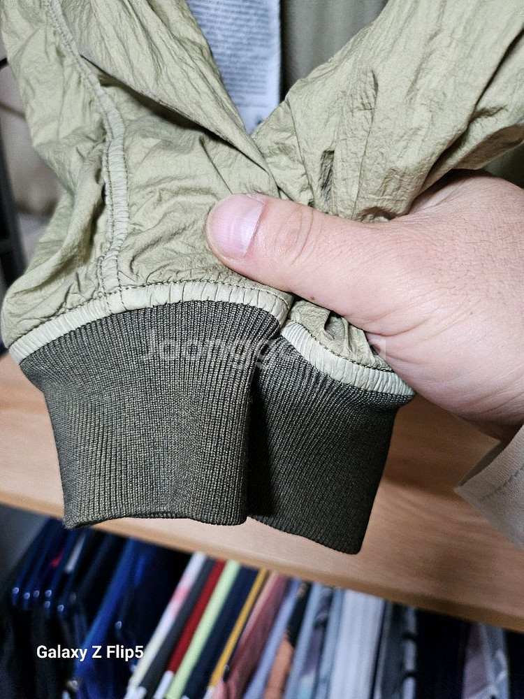 스톤아일랜드 메탈 나일론 바람막이 팝니다--4