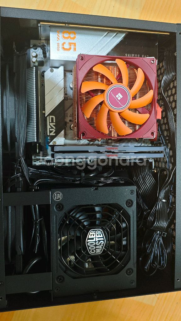 라이젠 9700X, 라데온 7800XT SFF 본체--0