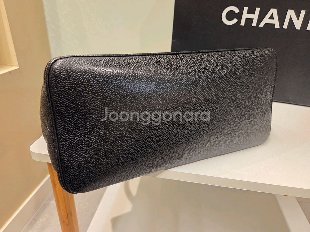 샤넬 클래식 캐비어 메달리온 골드 잠실 롯데백화점 구매--3