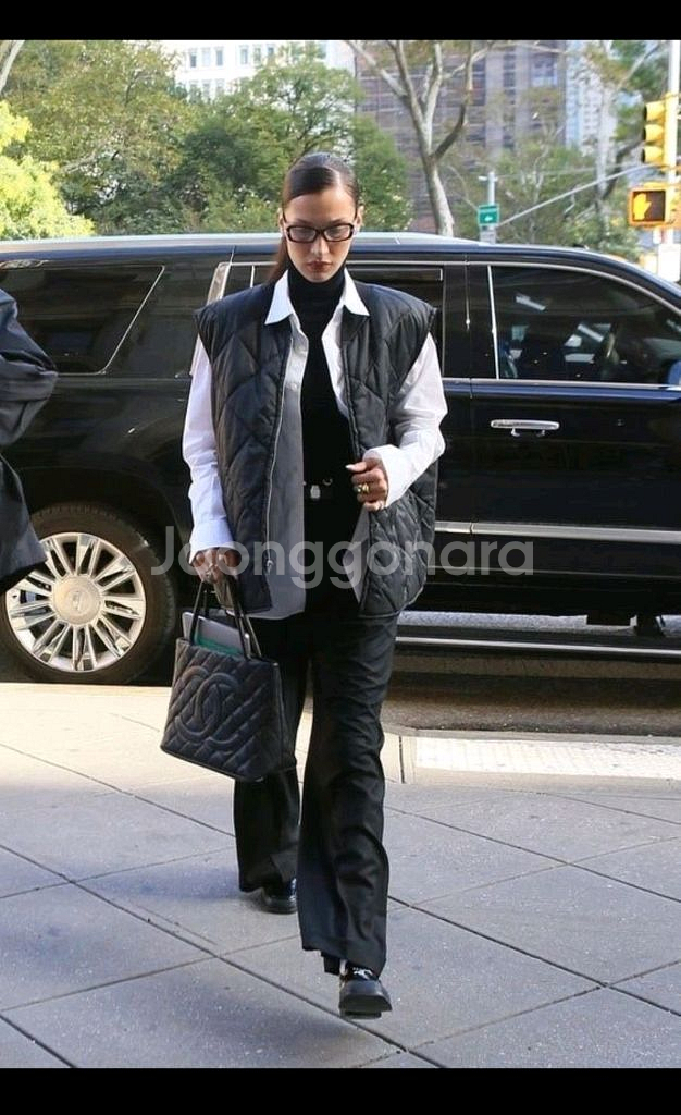 샤넬 클래식 캐비어 메달리온 골드 잠실 롯데백화점 구매--9