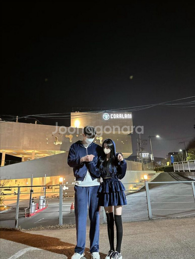 메이윤 제작 벨벳 양면 극세사 후드집업 스커트 세트--1