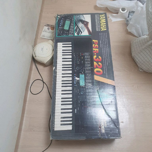 야마하 Portatone PSR-320 키보드 팝니다