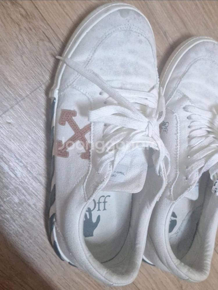 오프화이트 스니커즈 42사이즈 판매해요~--0