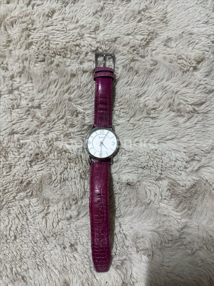 DKNY 실버 & 마젠타 핑크 가죽 여성 시계 판매--0