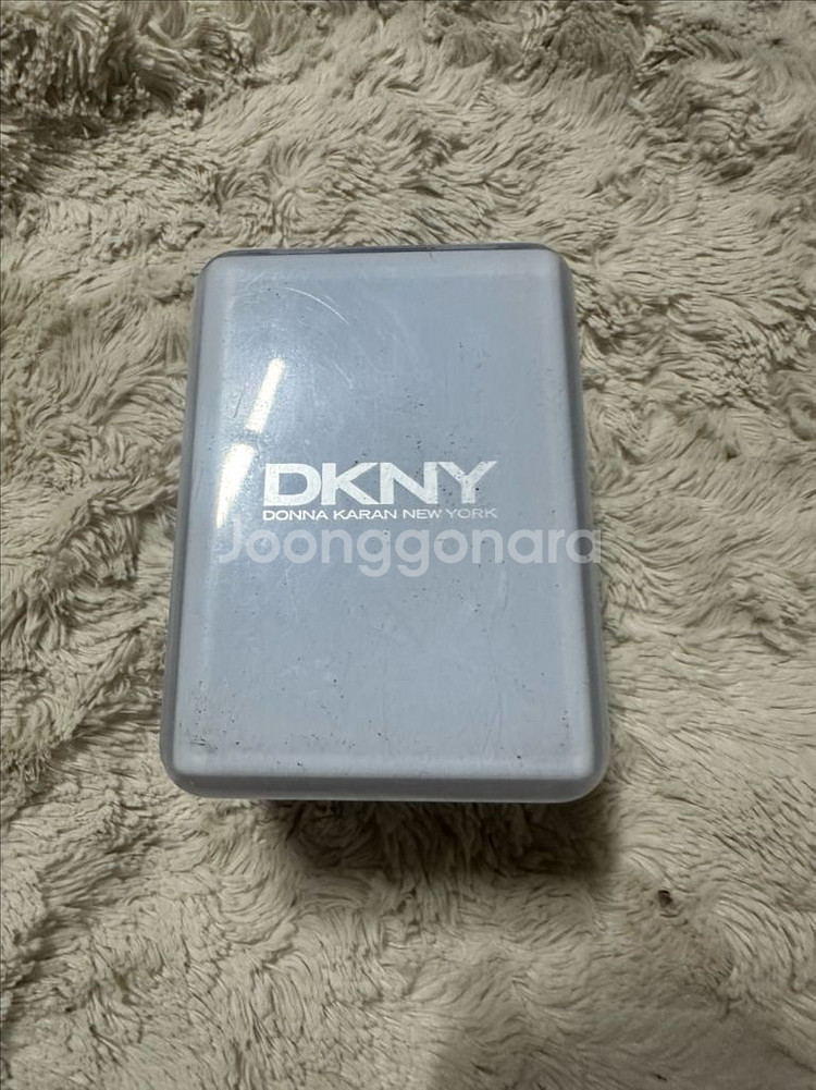 DKNY 실버 & 마젠타 핑크 가죽 여성 시계 판매--9