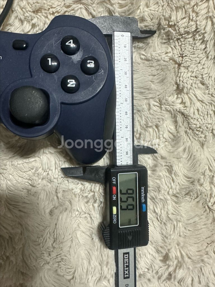 로지텍 듀얼 액션 유선 게임패드 PC용 판매합니다--9