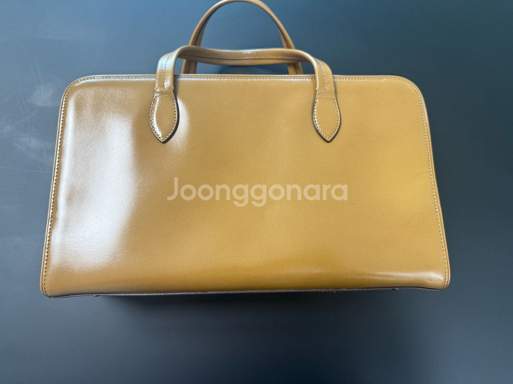 투티에 로케백 L사이즈 캐러멜 색상.TOUTY EST--5