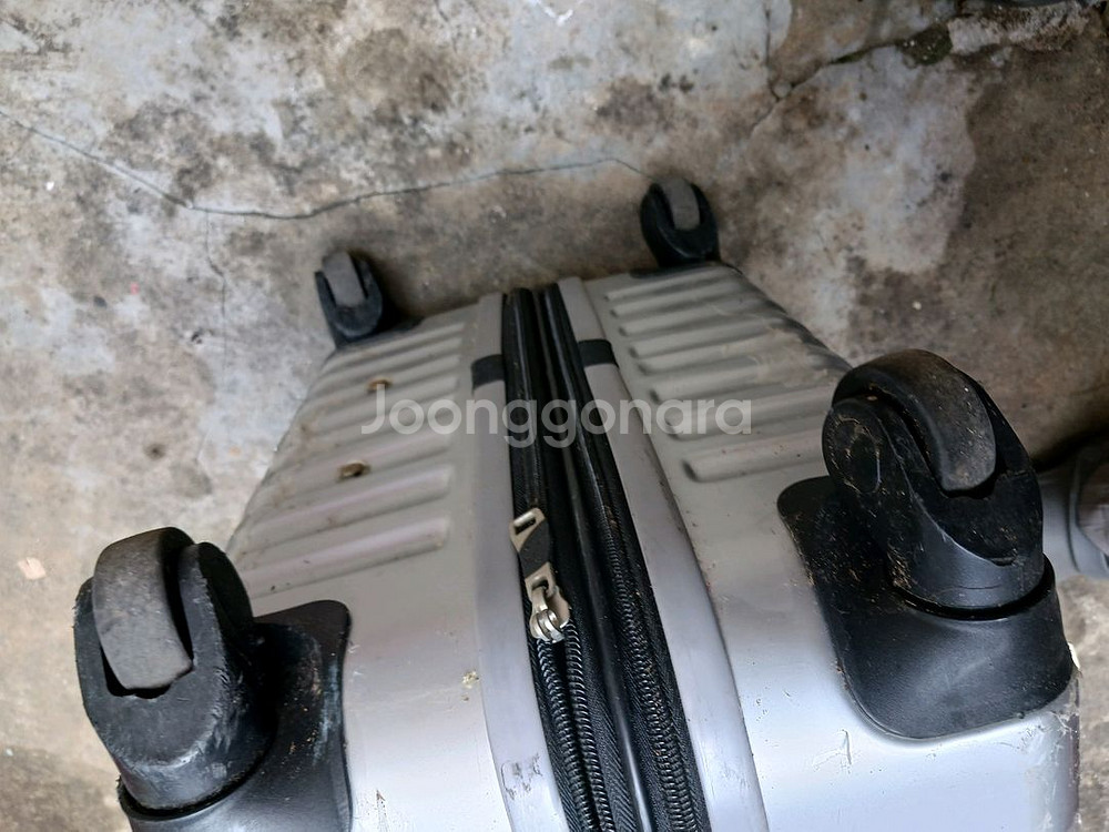 은색 수화물용 25인치 4바퀴 하드 캐리어--5