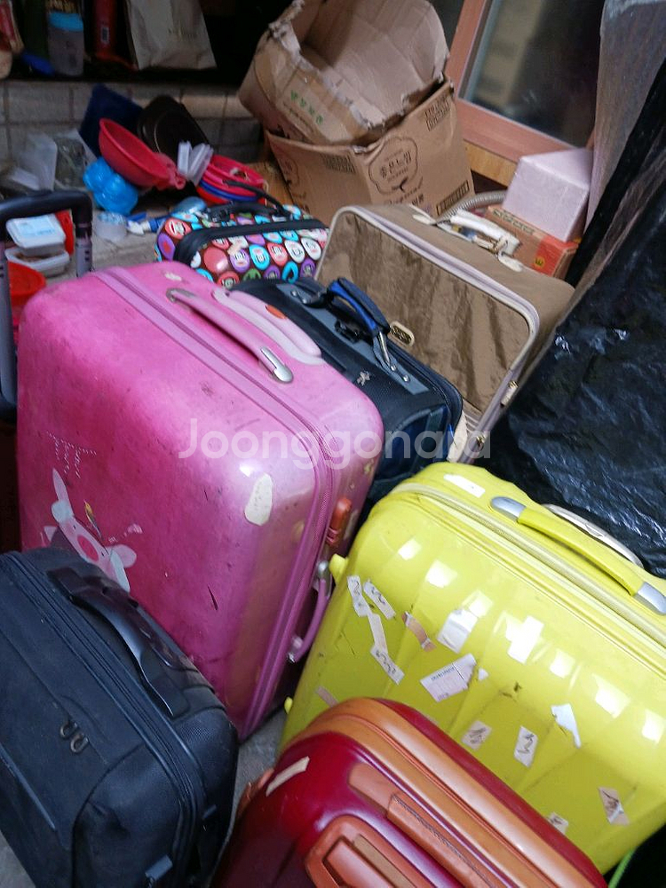 단체해외여행룡,수출용 여행용 캐리어 70여개 처분--0