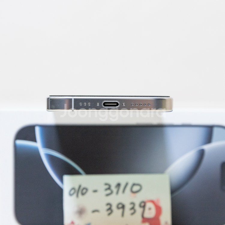 홍콩판 아이폰16프로 화이트 128GB 팝니다. (카--7