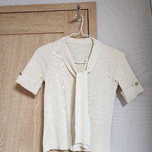 베이지색 하객 반팔 니트