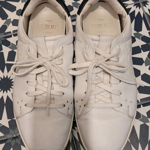 벨루티 스니커즈