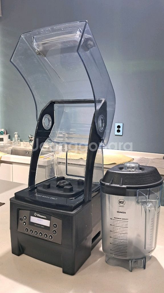 바이타믹스 콰이어트원 블렌더--0