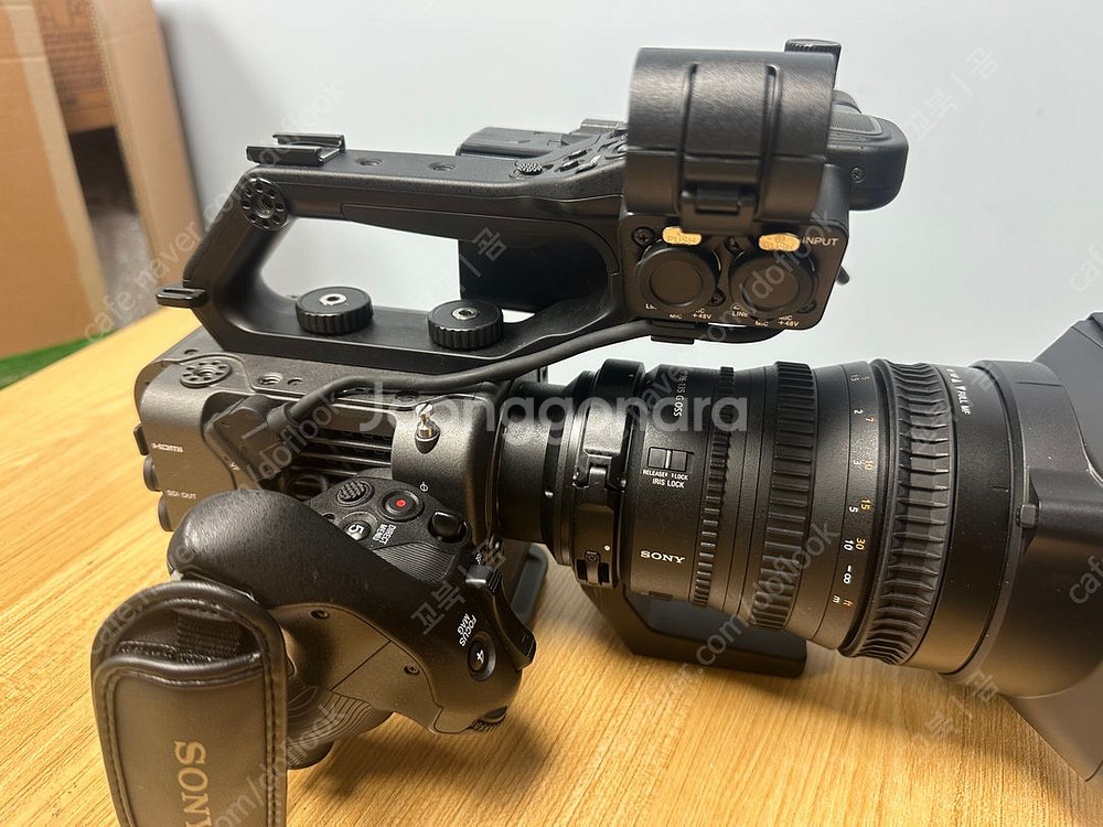 소니 Fx6 와 FE PZ 28-135mm f4 렌즈--6