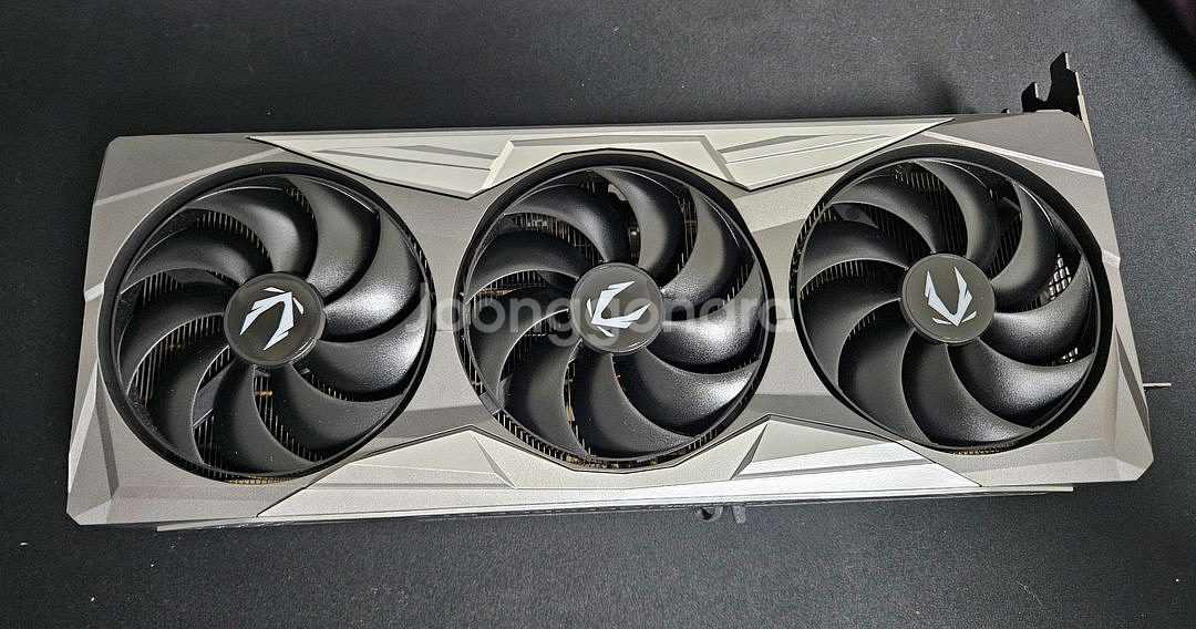 조텍 4070ti super 팝니다--1