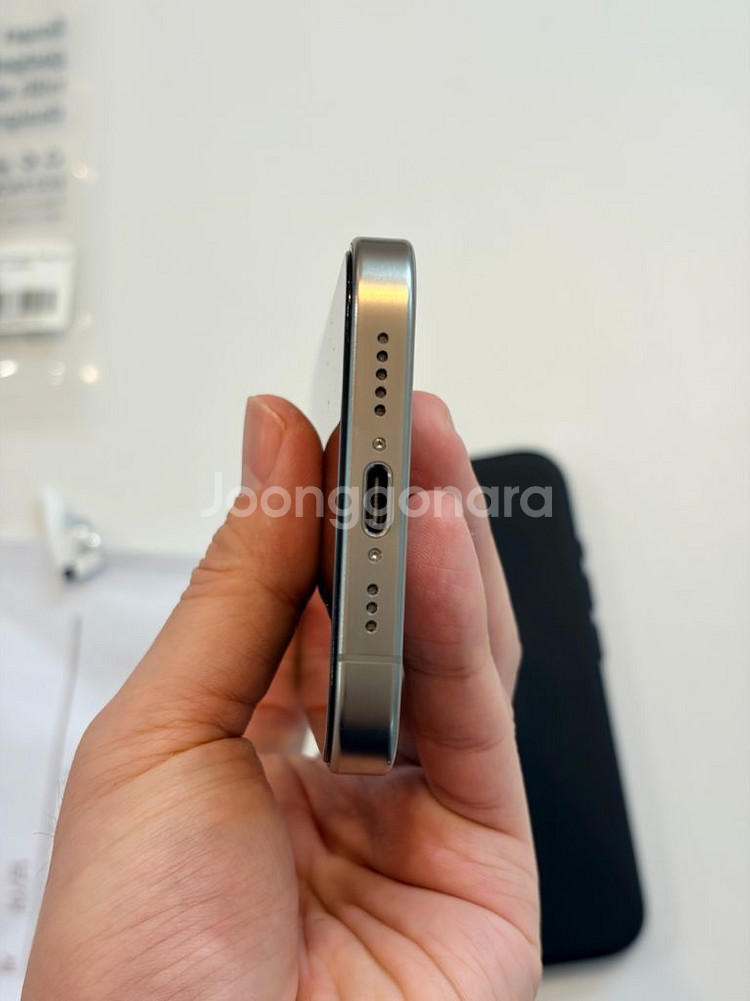 아이폰 15 프로 내추럴티타늄 256GB 카메라 무음--6