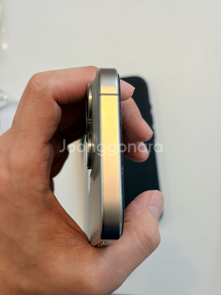 아이폰 15 프로 내추럴티타늄 256GB 카메라 무음--9