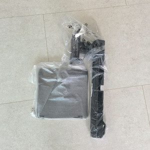 삼성 뷰피니티 s8 32인치 모니터 스탠드 팝니다