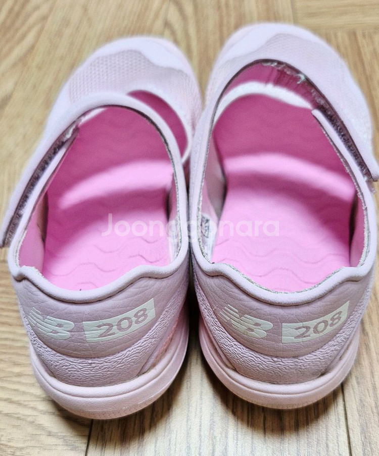 뉴발란스키즈 아쿠아슈즈 190mm 판매합니다--4