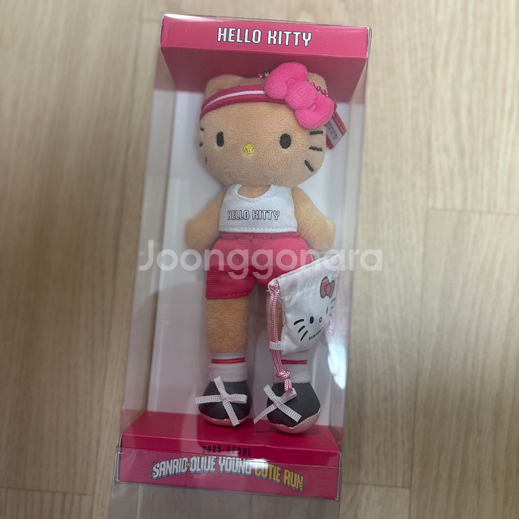 올리브영 큐티런 헬로키티 인형키링--0
