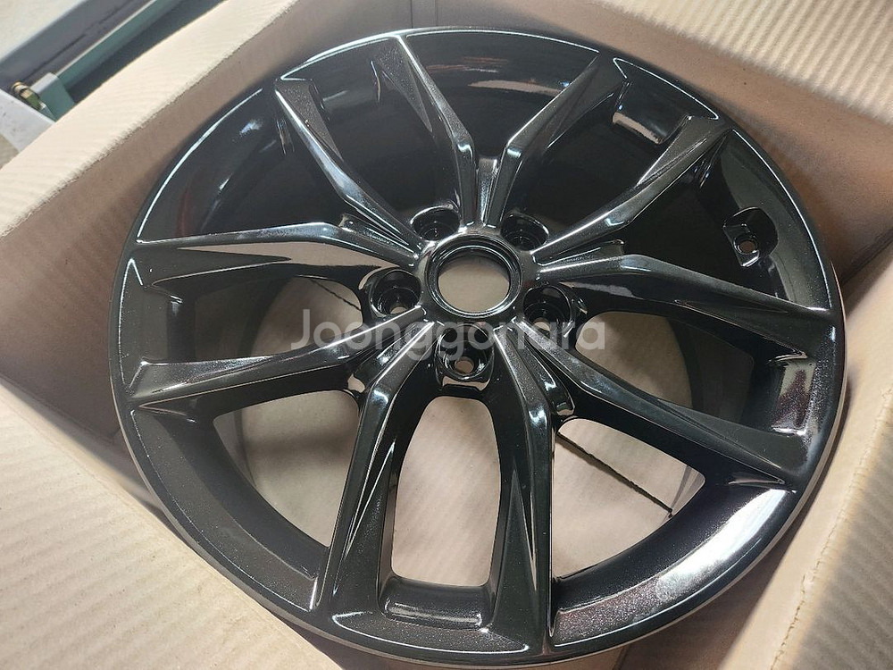 벨로스터 JS스포츠코어 18인치 휠 판매--2