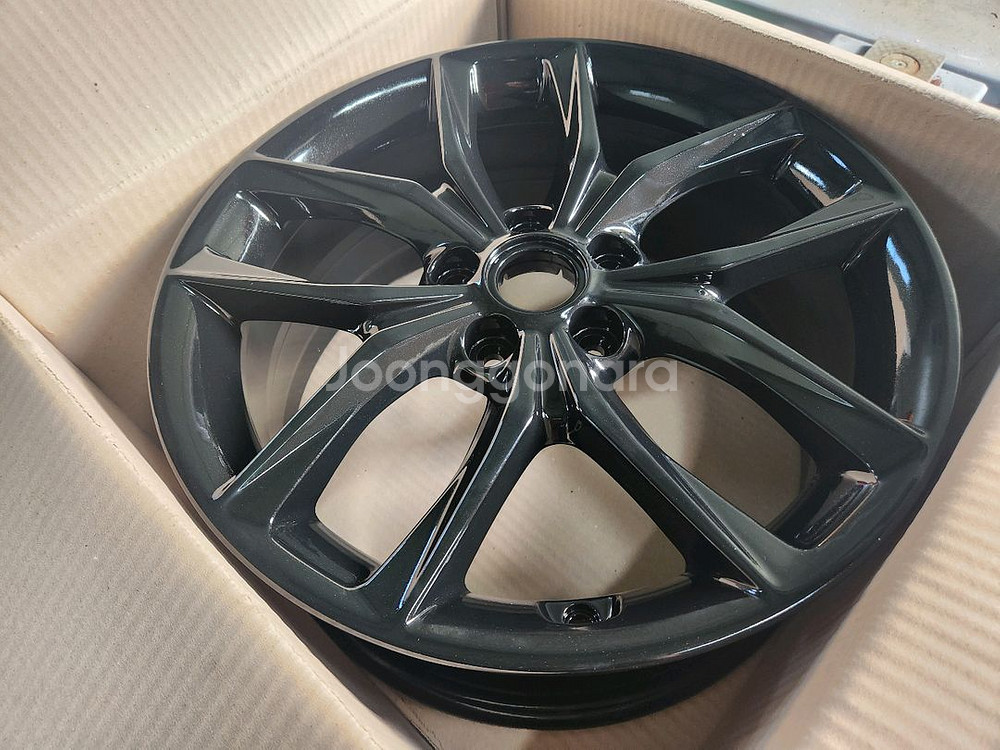 벨로스터 JS스포츠코어 18인치 휠 판매--1