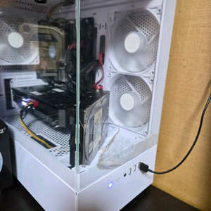 i5-9600kf / RTX 3060Ti 본체 팝니다.