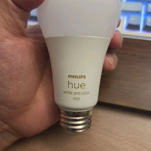 필립스 Hue 화이트 앤 컬러 1100 루멘