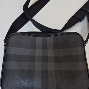 버버리 머스웰 남성크로스백