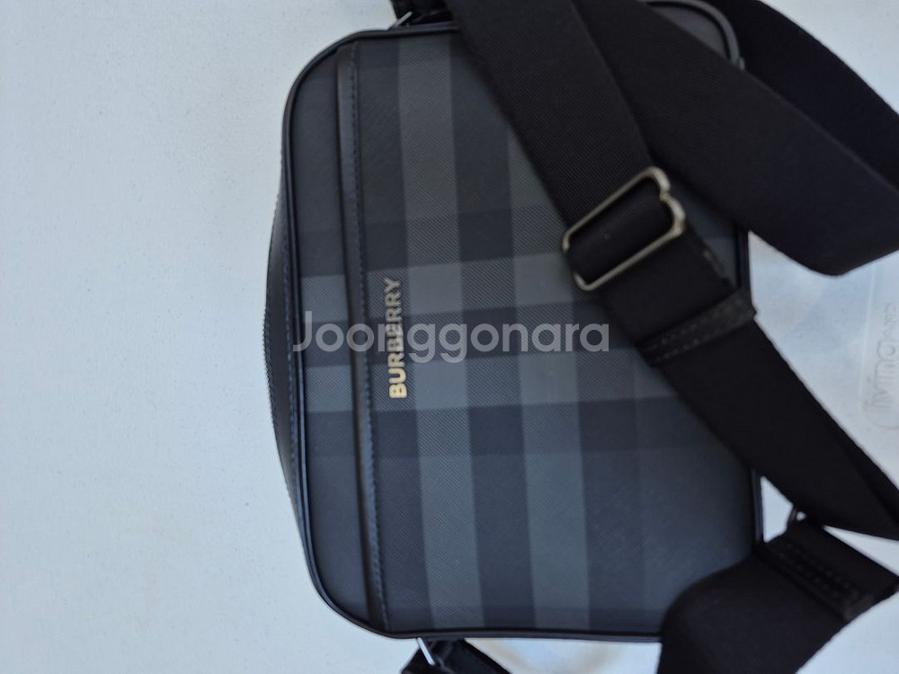버버리 머스웰 남성크로스백--4