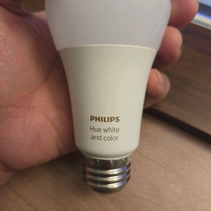 필립스 Hue 화이트 앤 컬러 850루멘