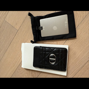 디올뷰티 카드지갑 새상품(핸드폰부착)