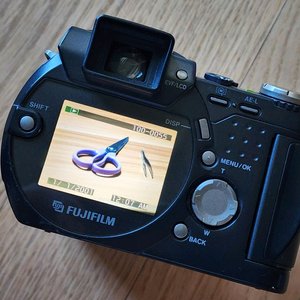 레트로 똑딱이 후지 FinePix 6900Zoom 이미지