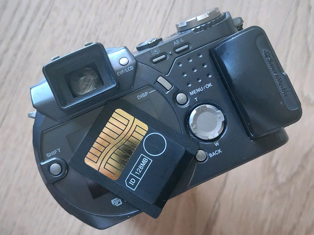 레트로 똑딱이 후지 FinePix 6900Zoom 이미지