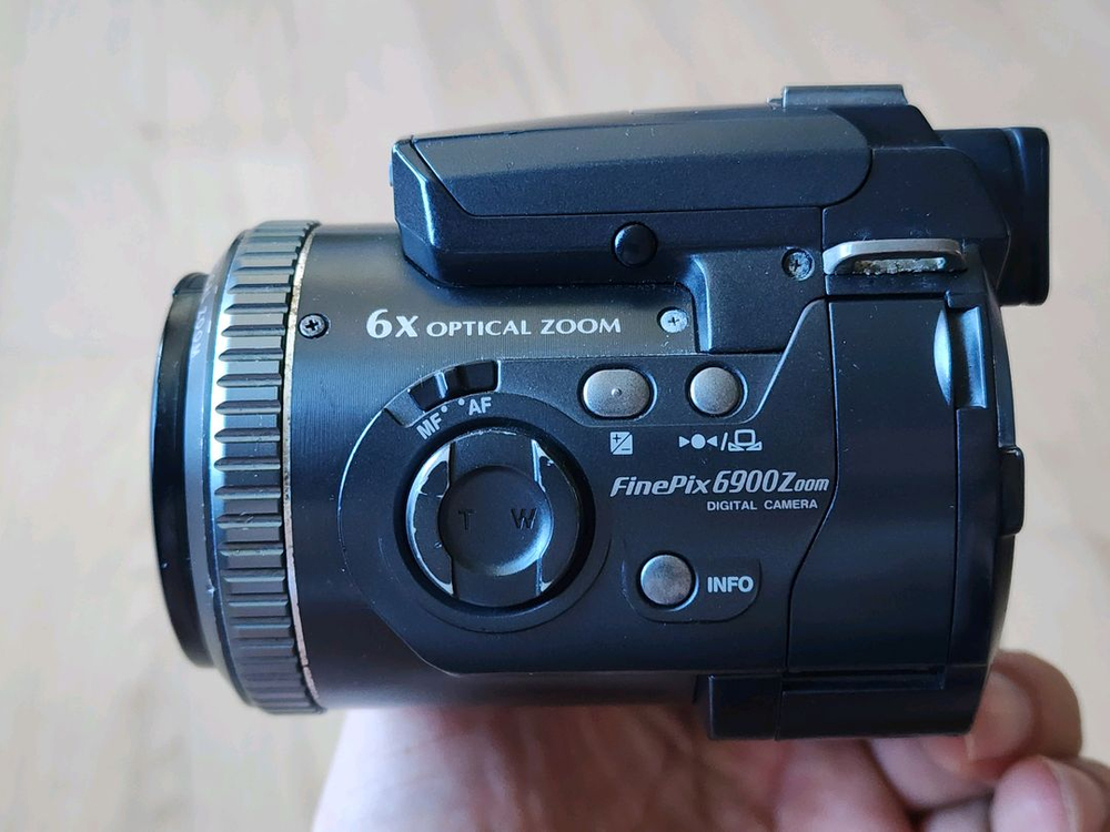 레트로 똑딱이 후지 FinePix 6900Zoom 이미지