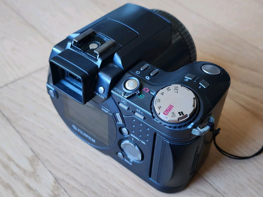 레트로 똑딱이 후지 FinePix 6900Zoom 이미지