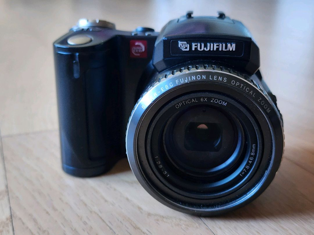 레트로 똑딱이 후지 FinePix 6900Zoom 이미지