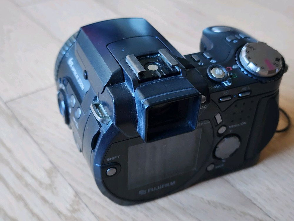 레트로 똑딱이 후지 FinePix 6900Zoom 이미지