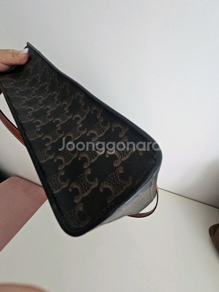 셀린느 카바스버티컬 라지--4